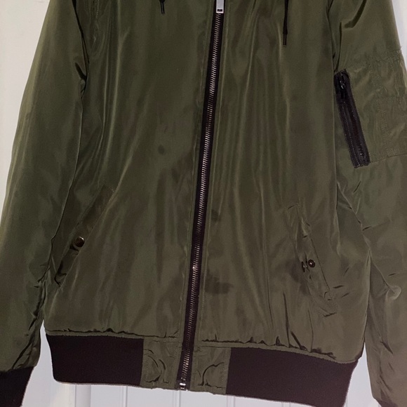Jacket in a good condition - Picture 2 of 2